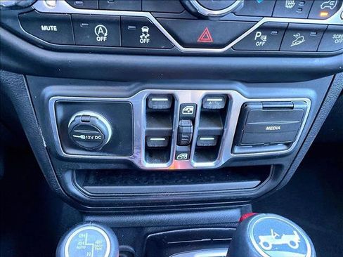 Used 2018 Jeep Wrangler Unlimited Sahara w/ Safetytec Group image 23