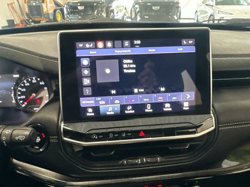 Used 2023 Jeep Compass Latitude w/ Sun and Sound Group AWD/4WD image 21