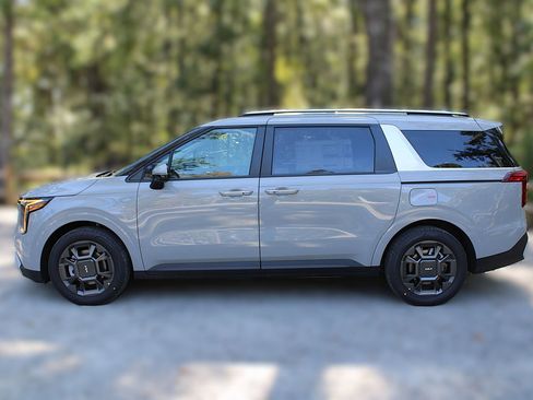 New 2026 Kia Carnival EX image 5