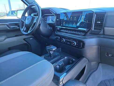 Used 2023 Chevrolet Silverado 1500 ZR2 w/ Technology Package image 17