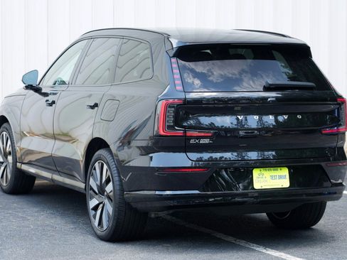 Used 2025 Volvo EX90 Plus AWD/4WD image 50