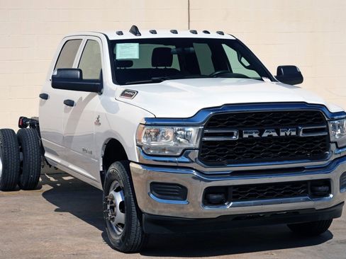 Used 2021 RAM 3500 Tradesman w/ Chrome Appearance Group AWD/4WD image 46