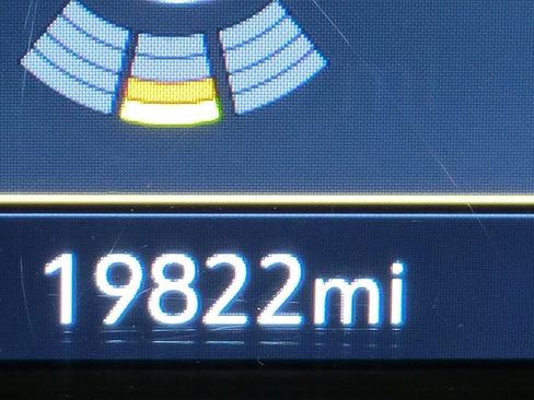 Used 2024 Buick Enclave Essence w/ Sport Touring Edition image 2