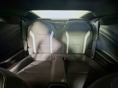 Used 2020 Chevrolet Camaro LT RWD image 29