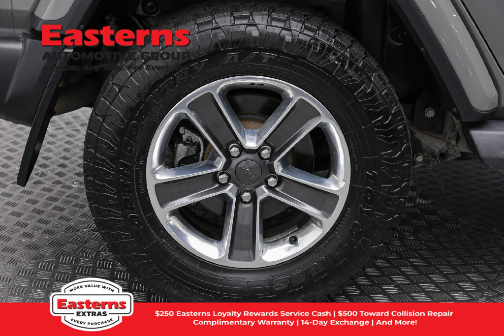 Used 2018 Jeep Wrangler Unlimited Sahara AWD/4WD image 29