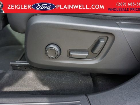Used 2022 Volvo XC40 P8 Recharge Plus AWD/4WD image 20