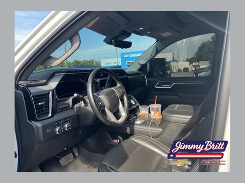 Used 2024 GMC Sierra 2500 Denali w/ Technology Package AWD/4WD image 1