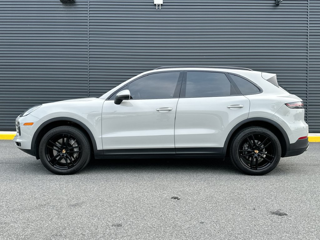 Certified 2023 Porsche Cayenne AWD/4WD image 2