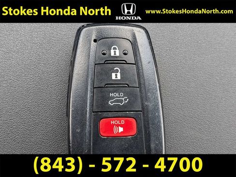 Used 2023 Toyota Highlander Platinum FWD image 32