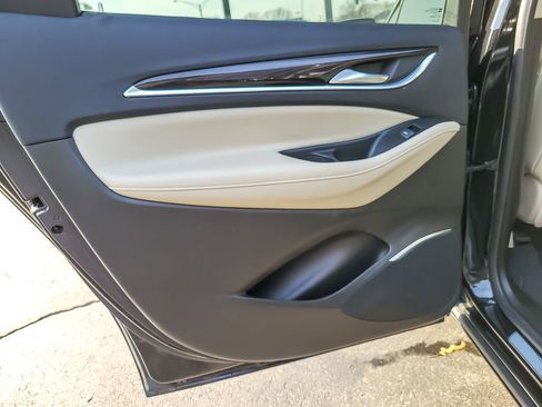 Used 2021 Buick Enclave Essence w/ Sport Touring Edition image 18