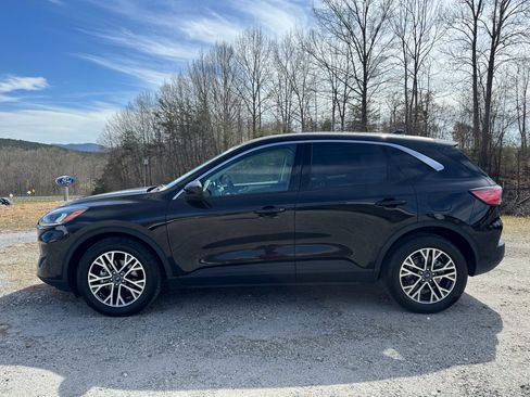 Used 2022 Ford Escape SEL image 4