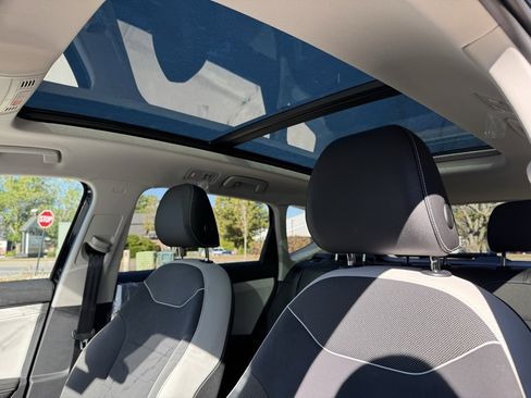 New 2025 Volkswagen Taos SE image 20