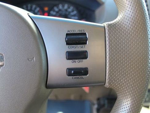 Used 2005 Nissan Frontier SE image 11