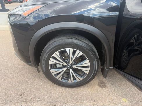 Used 2023 Nissan Rogue SV w/ SV Premium Package FWD image 33