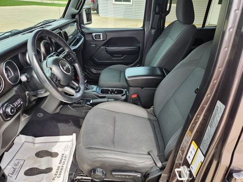 Used 2018 Jeep Wrangler Unlimited Sport S image 6