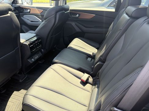 Used 2022 Acura MDX SH-AWD image 25