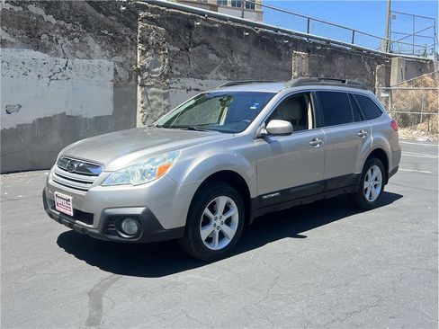Used 2014 Subaru Outback 2.5i Premium w/ Popular Package #1B AWD/4WD image 3