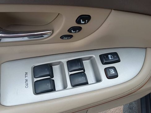Used 2005 Lexus RX 330 FWD image 12