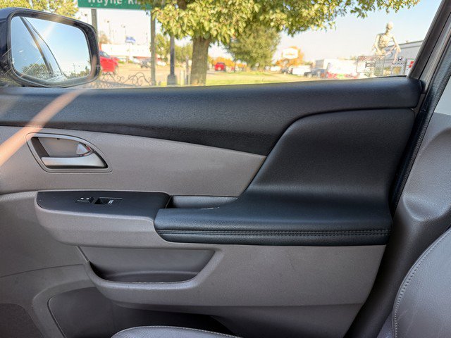 Used 2012 Honda Odyssey Touring Elite image 39