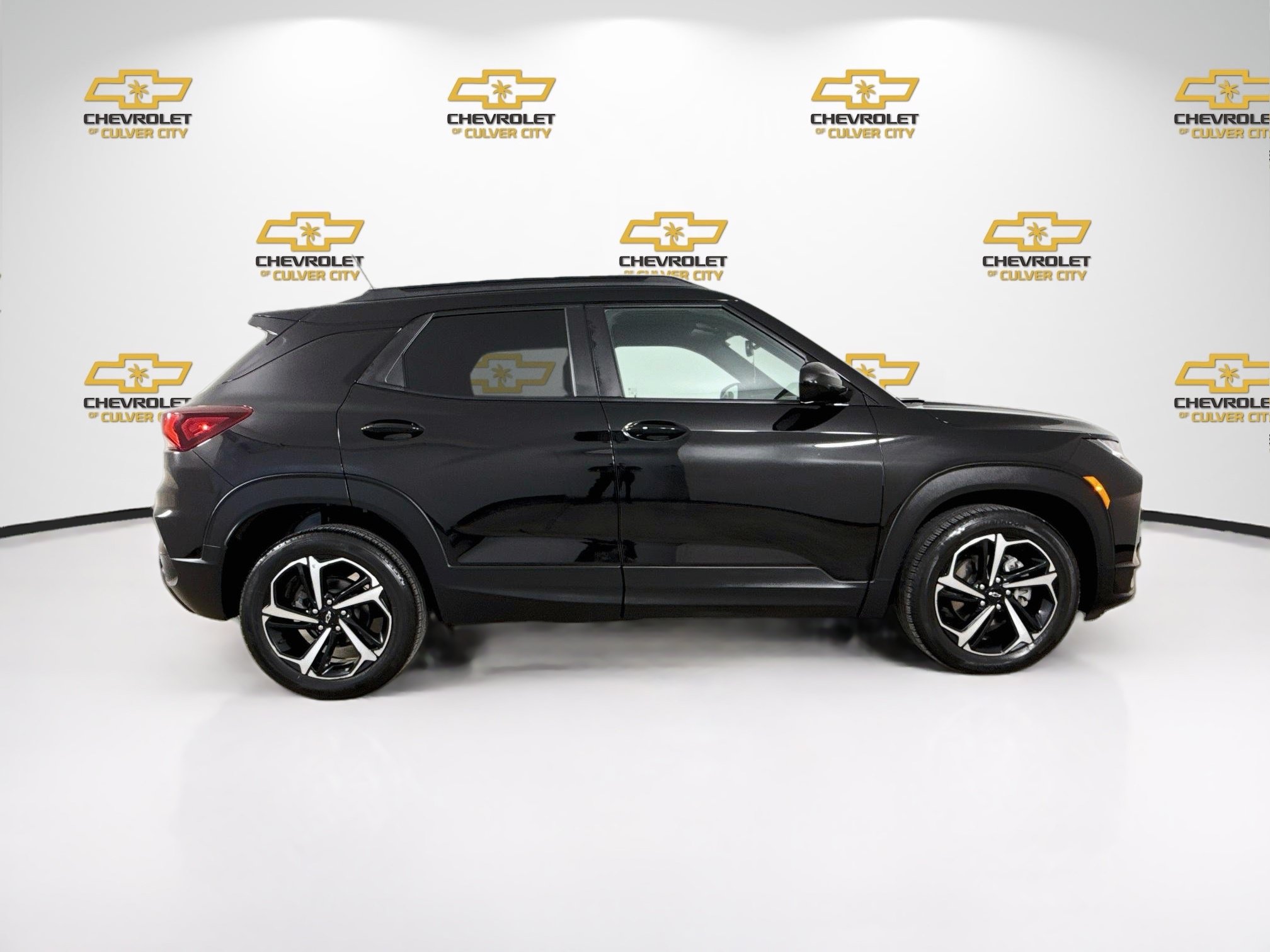 Used 2023 Chevrolet TrailBlazer RS w/ Convenience Package FWD image 9