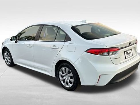 Used 2024 Toyota Corolla LE image 5