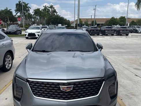 Used 2024 Cadillac XT4 Premium Luxury FWD image 6