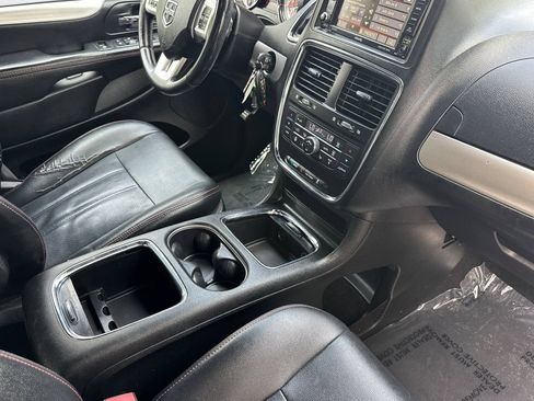 Used 2017 Dodge Grand Caravan GT FWD image 18
