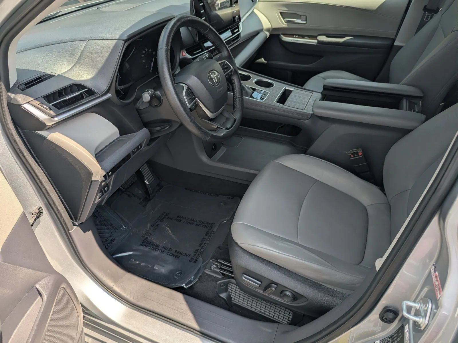 Used 2022 Toyota Sienna XLE FWD image 9