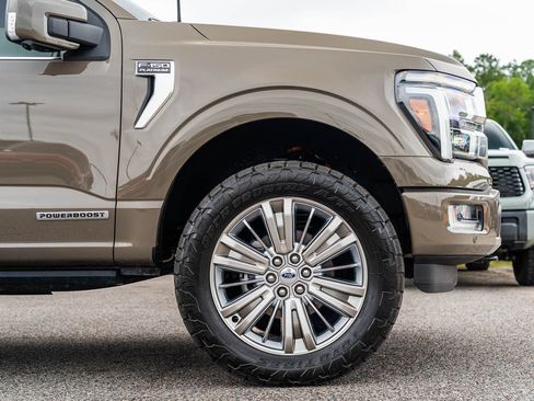Certified 2025 Ford F150 Platinum w/ Equipment Group 703A Plus AWD/4WD image 9