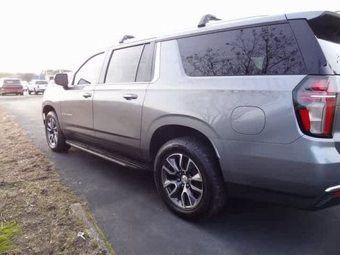 Used 2021 Chevrolet Suburban LT image 5