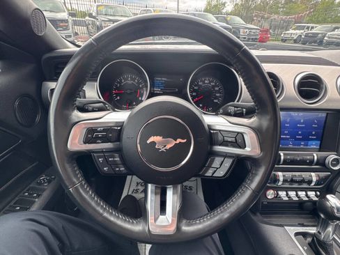 Used 2022 Ford Mustang Premium RWD image 17