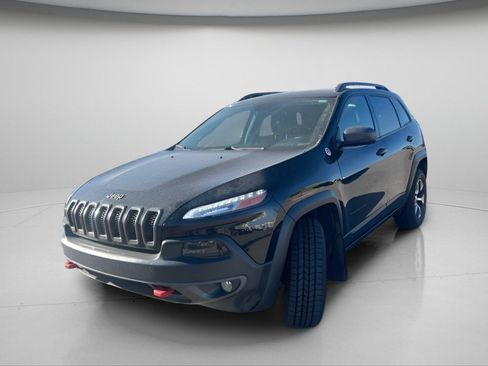 Used 2018 Jeep Cherokee Trailhawk AWD/4WD image 13