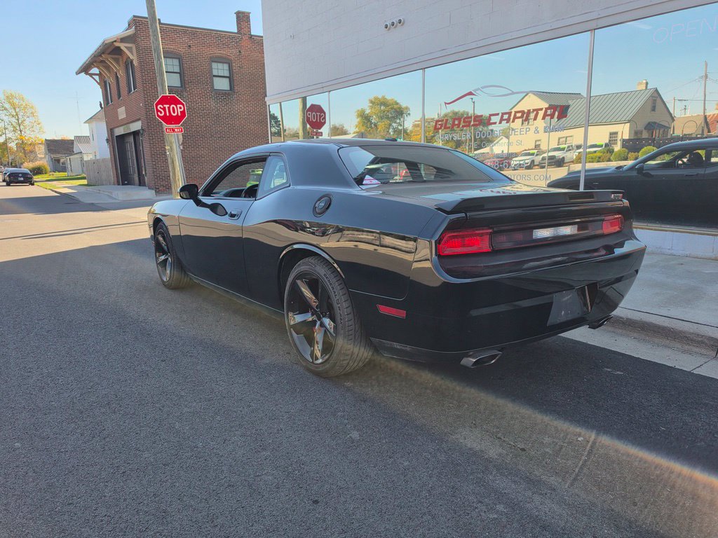 Used 2009 Dodge Challenger SRT8 w/ SRT Option Group II RWD image 5