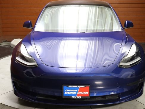 Used 2022 Tesla Model 3 Standard Range image 2