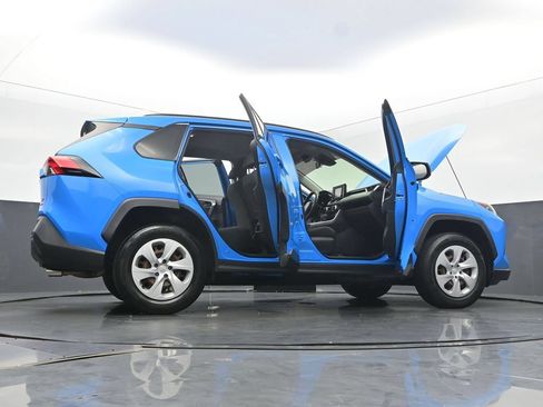 Used 2019 Toyota RAV4 LE w/ All Weather Liner Package AWD/4WD image 58