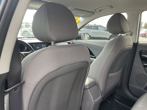 Used 2020 Kia Niro LXS image 22