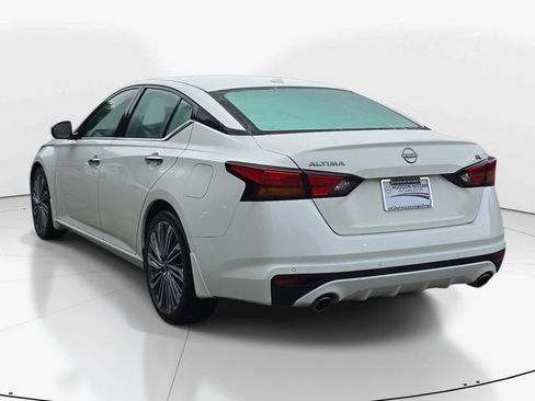 Used 2025 Nissan Altima 2.5 SL FWD image 8