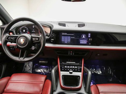 Certified 2024 Porsche Cayenne AWD/4WD image 16
