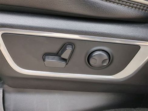 Used 2023 RAM 1500 Laramie image 9