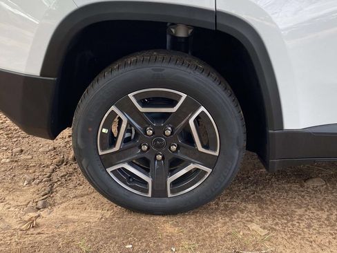 New 2026 Jeep Cherokee Laredo AWD/4WD image 8
