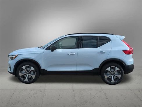 New 2026 Volvo XC40 B5 Plus w/ Protection Package Premier image 3