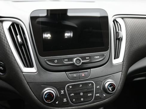 Used 2022 Chevrolet Malibu LT FWD image 14