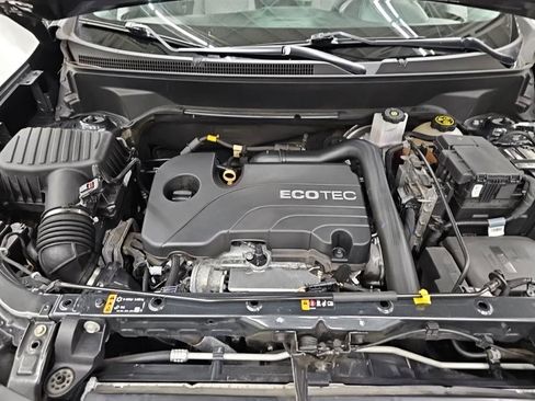 Used 2021 Chevrolet Equinox LS image 32