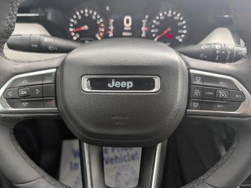 Used 2025 Jeep Compass Limited AWD/4WD image 13