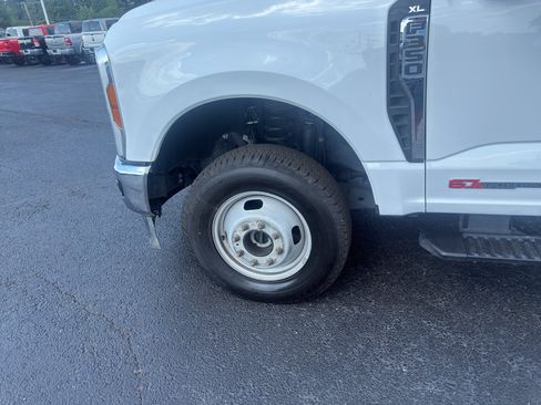 Used 2024 Ford F350 XL w/ XL Driver Assist Package AWD/4WD image 9