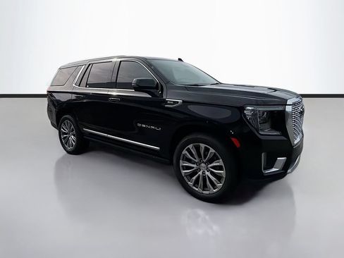 Used 2021 GMC Yukon Denali w/ Denali Premium Package RWD image 3