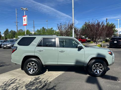 Certified 2023 Toyota 4Runner TRD Off-Road Premium w/ Moonroof Package AWD/4WD image 6