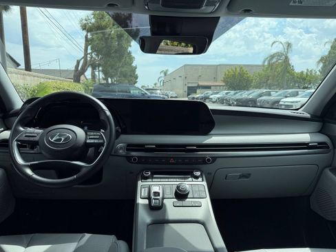 Used 2025 Hyundai Palisade SEL FWD image 29