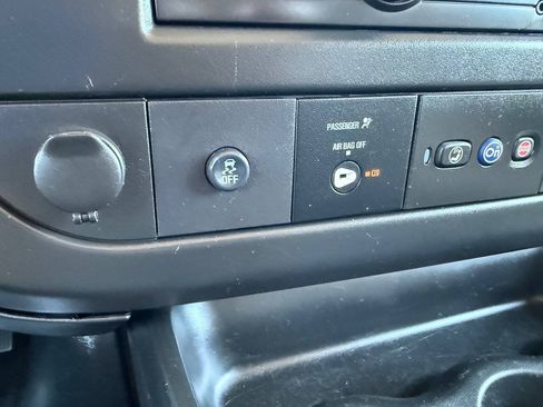 Used 2016 GMC Savana 3500 LT w/ LT Preferred Equipment Group RWD image 34