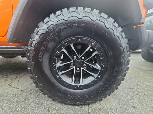 Used 2025 Jeep Wrangler Sport AWD/4WD image 36